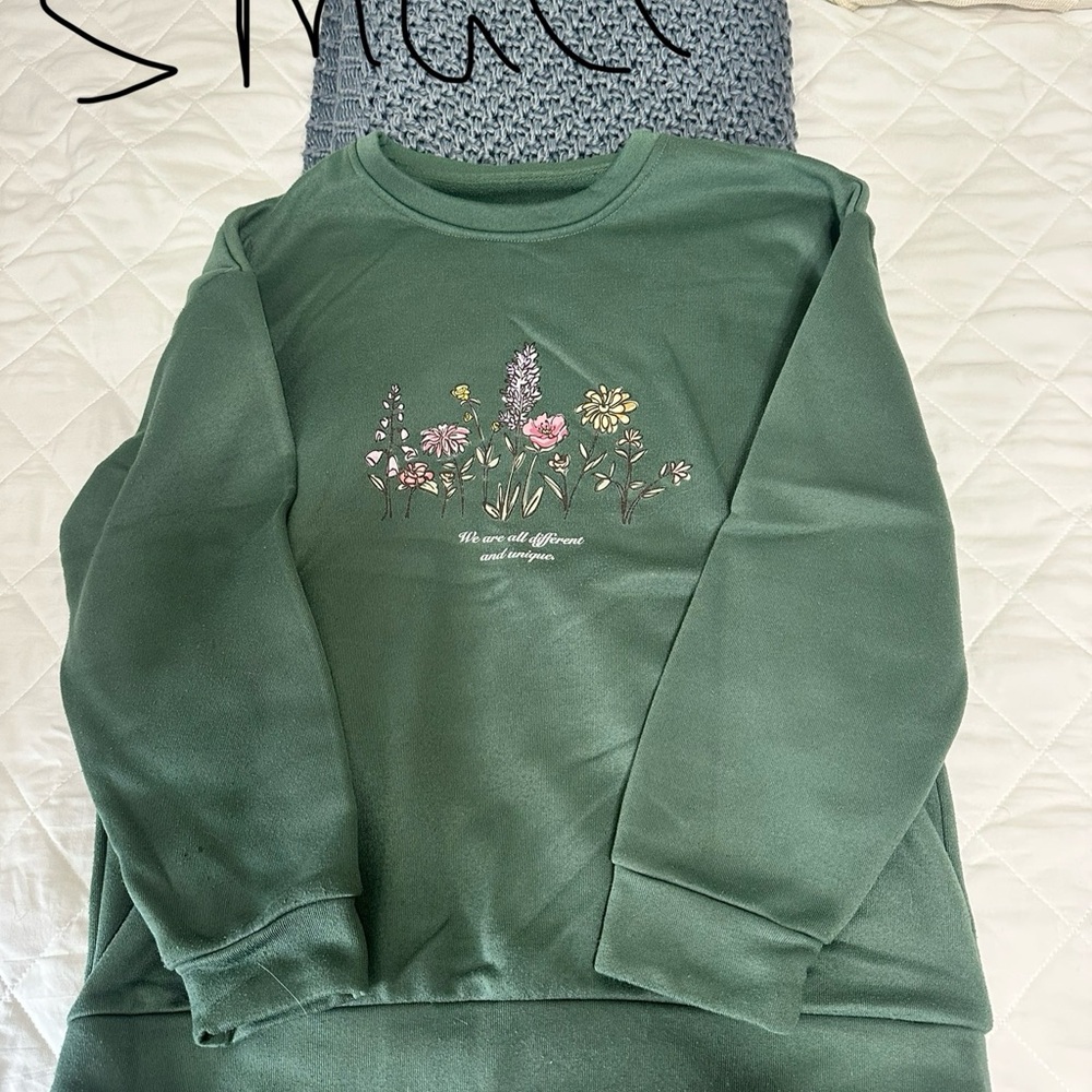 Floral Embroidered Green Sweater